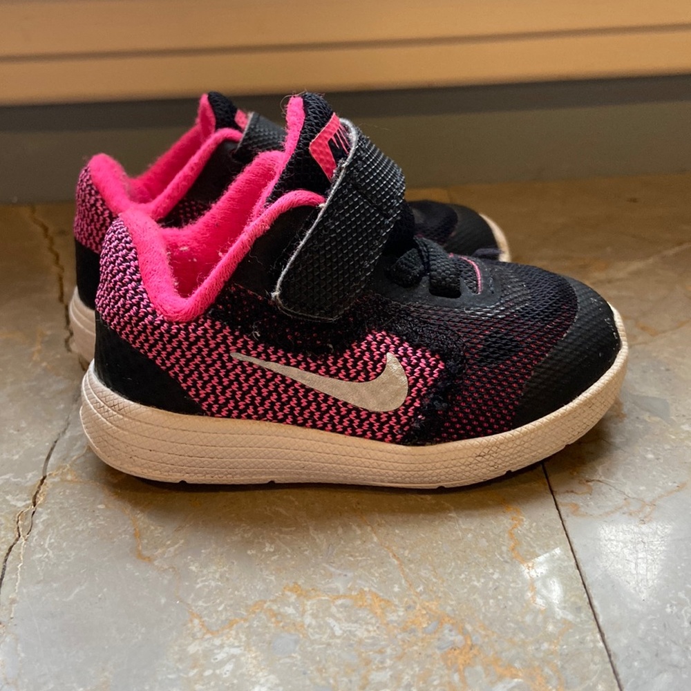 Nike baby sneakers pink and black size 3c